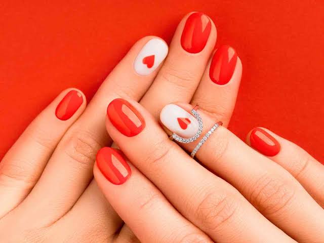 Nail art – acrylic with floral design